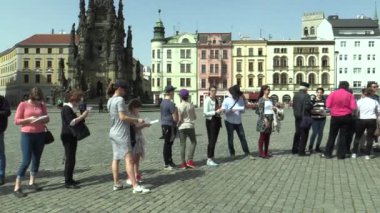 Olomouc, Çek Cumhuriyeti, 12 Nisan 2018: Holokost kurbanları Olomouc şehir, açık duran insanlar, Nazi Almanyası tarafından toplama kamplarındaki cinayet hatırlatılması için okuma