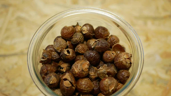 Sabun fıstığı, sabun sabunu, cam kavanoz fincanı, Sapindus mukorossi reetha ya da sabun ağacı kabuklarından çıkan ritha çamaşır makinası yapımında kullanılır. Fındık saponini, meyve tohumu.