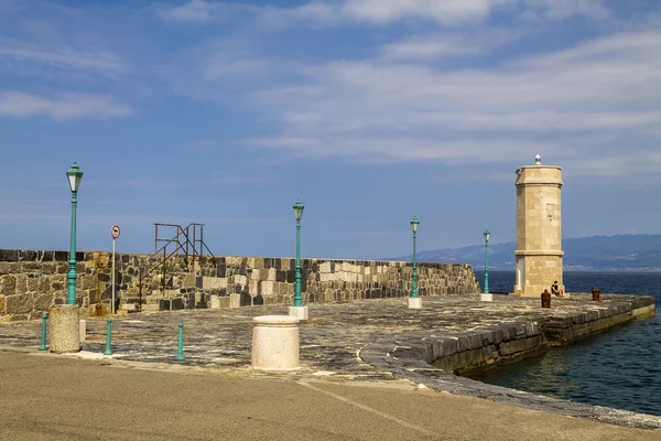 Farol no mar Adriático na Croácia em Senj — Fotografia de Stock