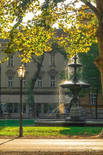 Brunnen im Park Zrinjevac in Zagreb — Stockfoto