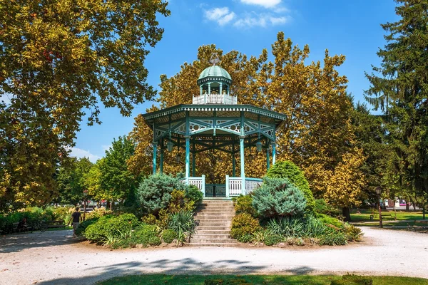 Beautiful pavilion in Koprivnivca park — Stock Photo, Image