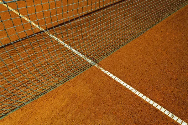 Boş kırmızı kil Tenis Kortu — Stok fotoğraf