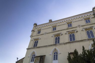     Trakoscan Kulesi güneşli bir sonbahar 