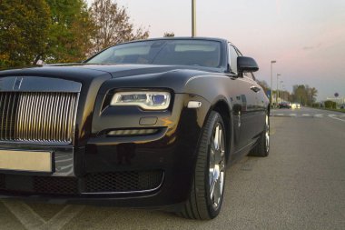     Bir Rolls Royce lüks otomobilin ön uç 