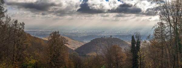     Manzara Medvedgrad eski şehrin bir tepede, Hırvatistan 