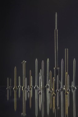     Cıvata ve vidalar şehir manzarası 