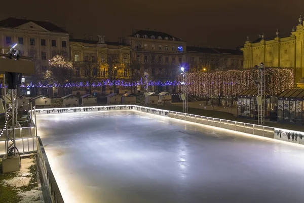      Advent Zagreb adlı bir sokak ışıkları 