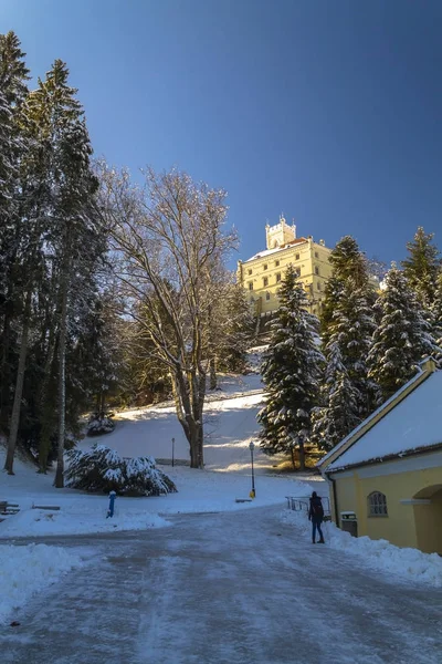 Trakošćan castle w zimie — Zdjęcie stockowe