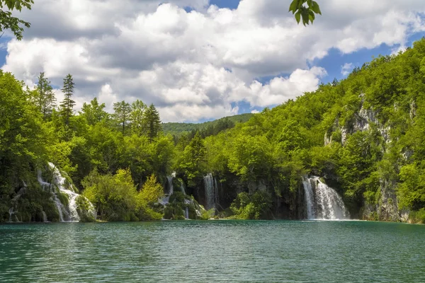 Wasserfälle im Nationalpark Plitvice — Stockfoto