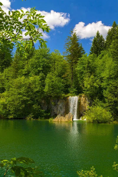 Vízesések, a Plitvicei Nemzeti park — Stock Fotó