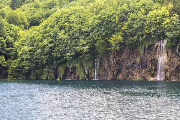 Cascate nel Parco Nazionale di Plitvice — Foto Stock