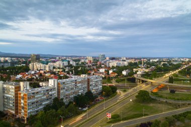 Zagreb cityscape gün batımında