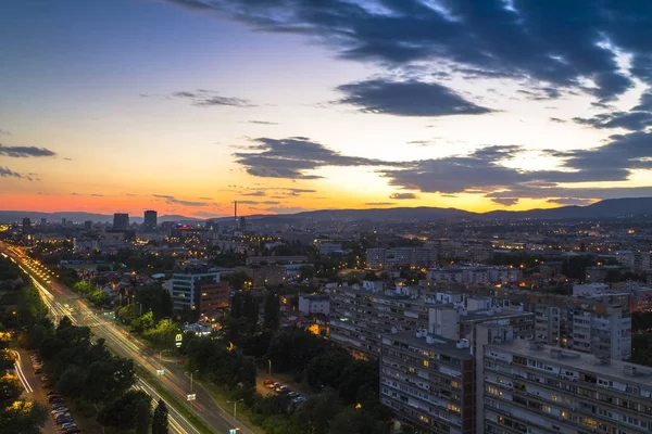 Zagreb cityscape gün batımında