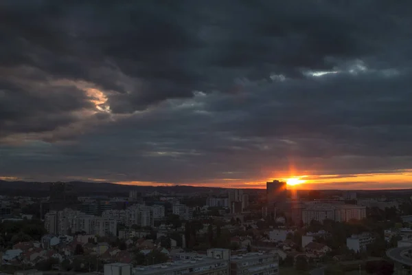 Skyline de Zagreb au lever du soleil — Photo