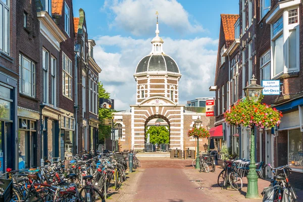 Portas da cidade em Leiden, Países Bajos — Fotografia de Stock