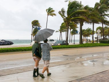 İnsanlar Tropik fırtına, Fort Lauderdale, ABD