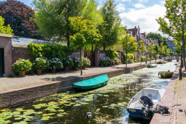Leiden, Hollanda'da Doelengracht kanalı