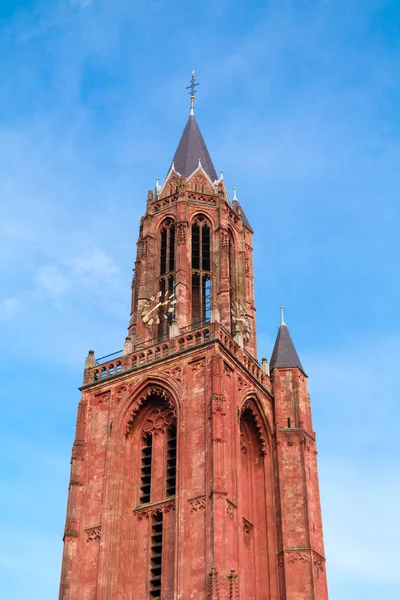 Tower of St Johns Church en Maastricht, Países Bajos — Foto de Stock