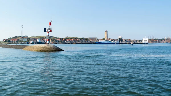 Маяк Harbor and Brandaris на Тершеллинге, Нидерланды — стоковое фото
