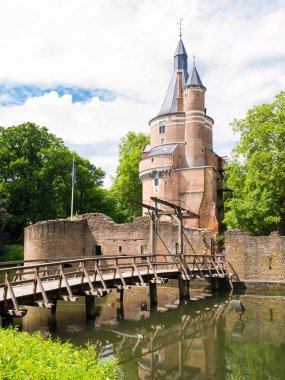 Wijk bij Duurst hendek ve Burgonya Duurstede Kulesi kalede