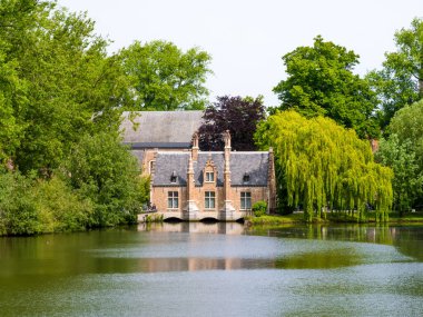 Sashuis ve Minnewater Gölü Bruges, Batı Flanders, Belçika