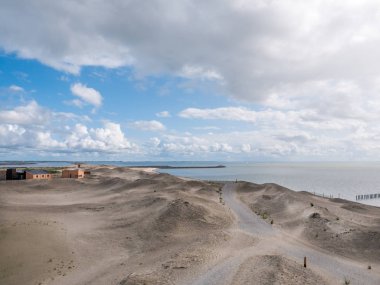 Wadden ve Hollanda 'daki Markermeer Gölü plajı manzarası