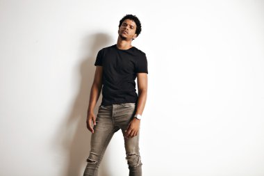 Seksi Afrikalı-Amerikalı erkek model 