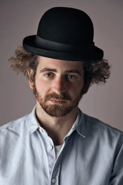 Traurig aussehender junger bärtiger jüdischer Mann — Stockfoto