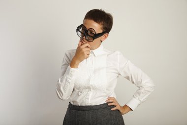 öğretmen birkaç çift gözlük