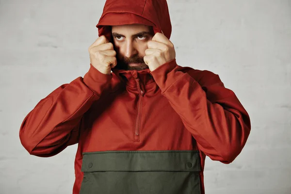 Man covering face with hood — Stock Photo, Image
