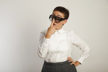 Üç çift gözlük deli öğretmen