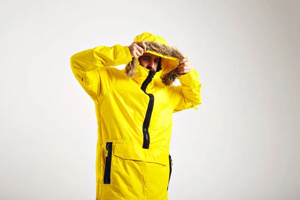 Snowboarder in brillante anorak — Foto Stock