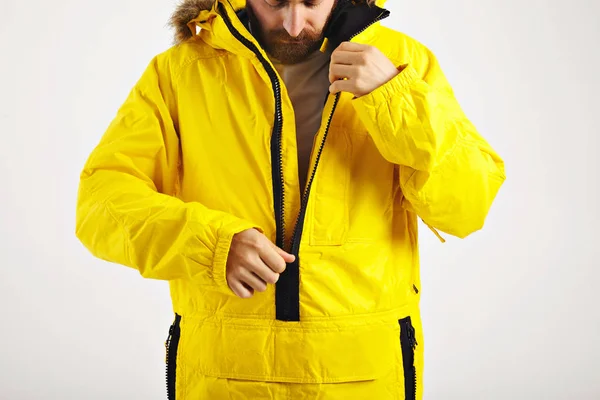 Snowboarder en anorak brillante — Foto de Stock