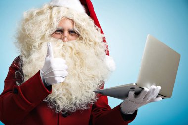 Santa ellerde gadget'lar ile