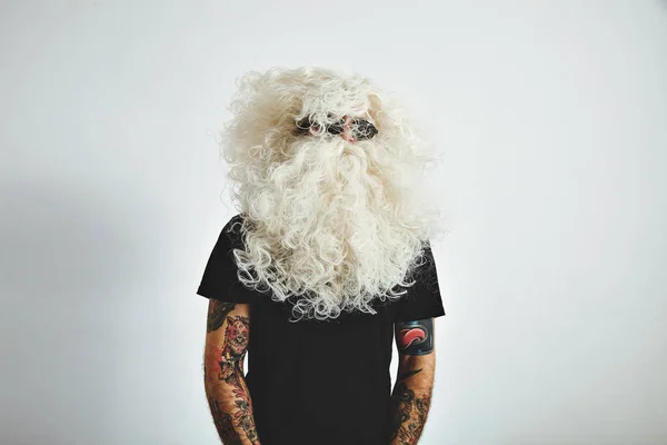 Kötü rocker Santa tatile gider