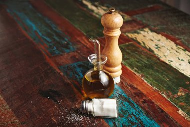 Biber, tuz ve zeytinyağı seti