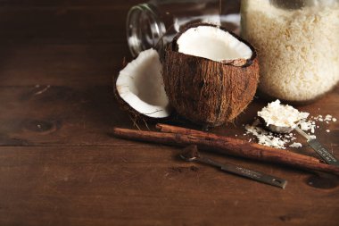 Hindistan cevizi ve cinnammon güler yüzlü seti