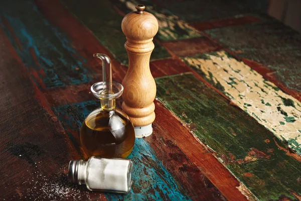 Bors, só, olívaolaj készlet — Stock Fotó