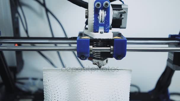 3D принтер за работой — стоковое видео