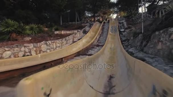 Parc aquatique d'attractions abandonné — Video