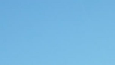 Uçak iniş ve havaalanında kapalı alır