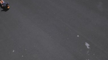 Onun longboard güneşin kişini
