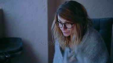 Akşamları genç kadın video sohbetleri
