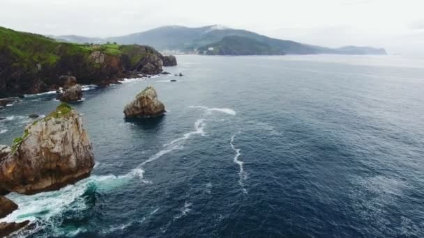 Amazing scenery landscape cliffs and ocean — Stock Video