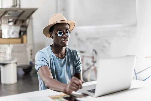 Afro-americano homem — Fotografia de Stock