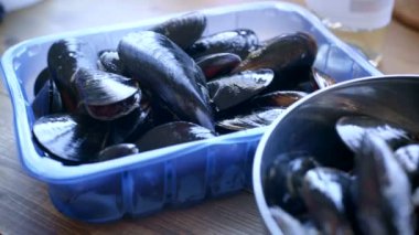 Taze deniz ürünleri midye aldım