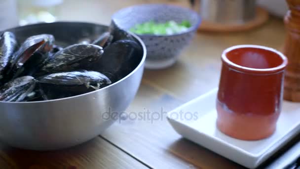 Preparing dish with seafood tasty mussels — Stock Video