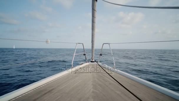 Постріли на вітрильних човнах — стокове відео