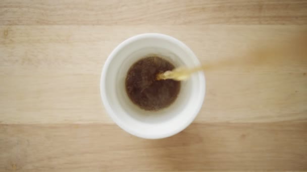 Vue du dessus de tasse blanche de café américain 