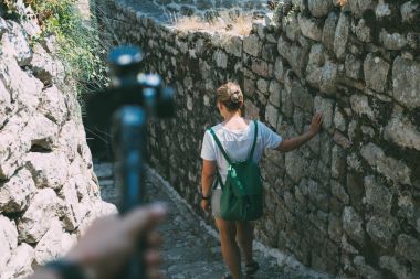 Turist eylem kamera sabitleyici ile geçici video